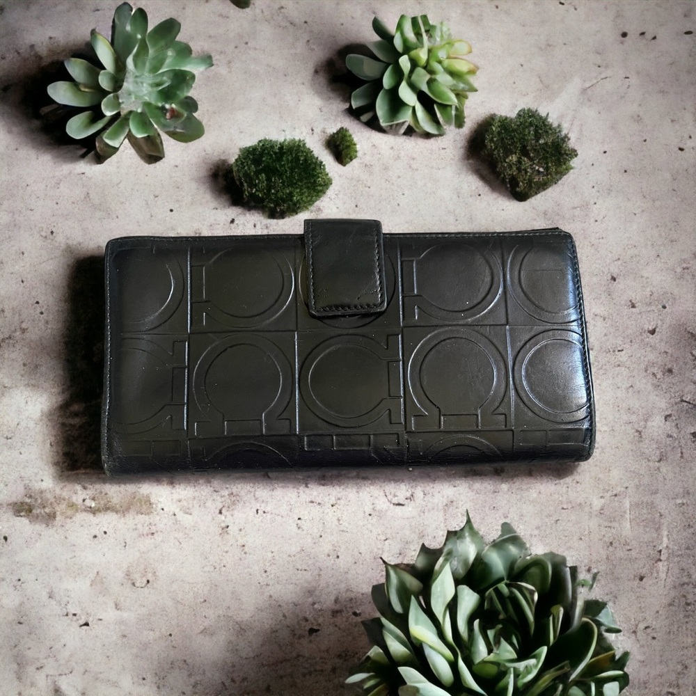 Vintage Salvatore Ferragamo wallet